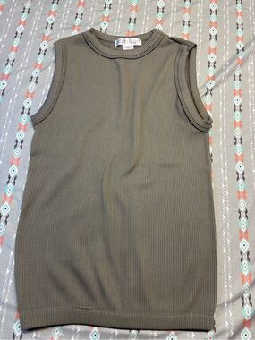 🍄SOHO LADY Gray Ribbed Sleeveless Top